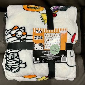 New Hello Kitty Halloween Blanket Queen!